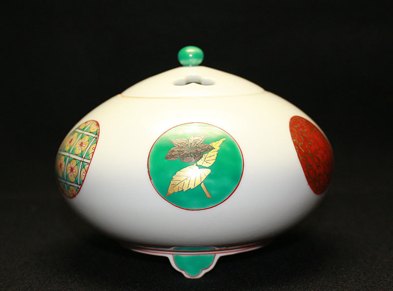 22699 13代酒井田柿右衛門 (Nigoshide Maru Incense burner) SAKAIDA Kakiemon