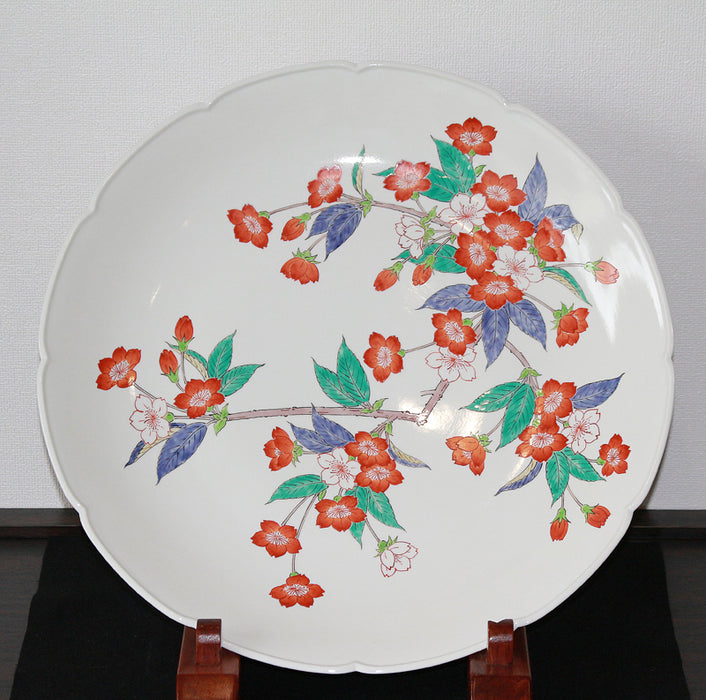 買い保障できる 十三代柿右衛門 plate Kakiemon Arita 額皿17.8cm 椿文 